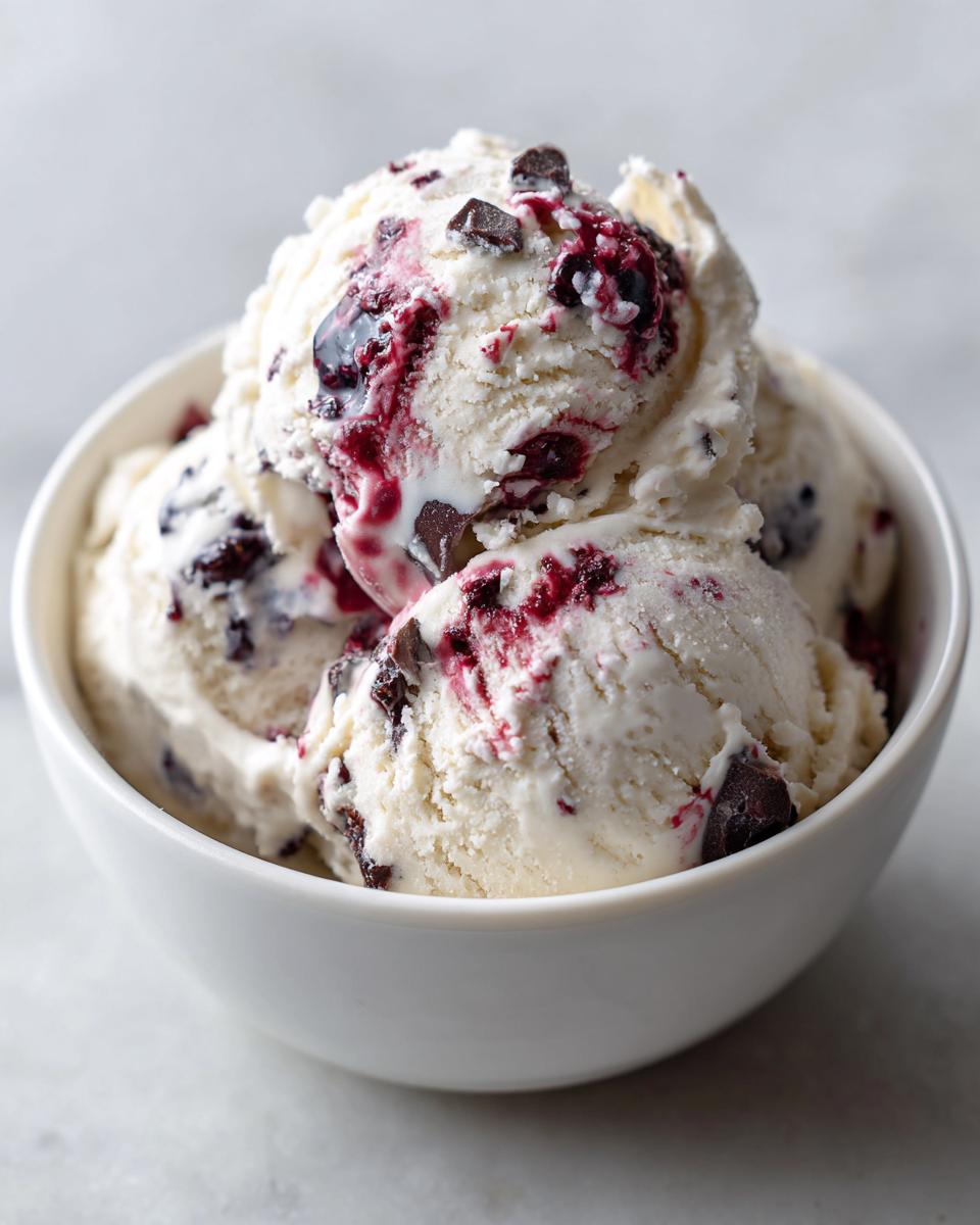 High-protein cottage cheese ice cream - detail 2