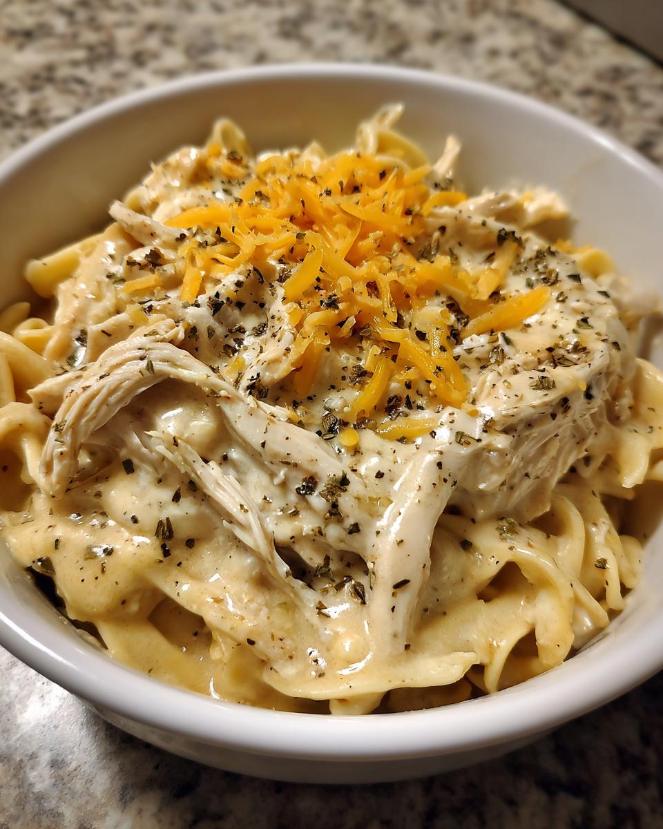 creamy ranch slow cooker chicken - detail 2