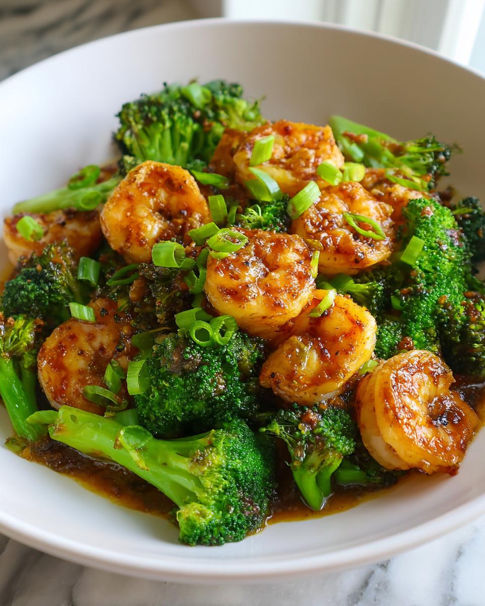 Healthy Garlic Shrimp and Broccoli Stir Fry - detail 1
